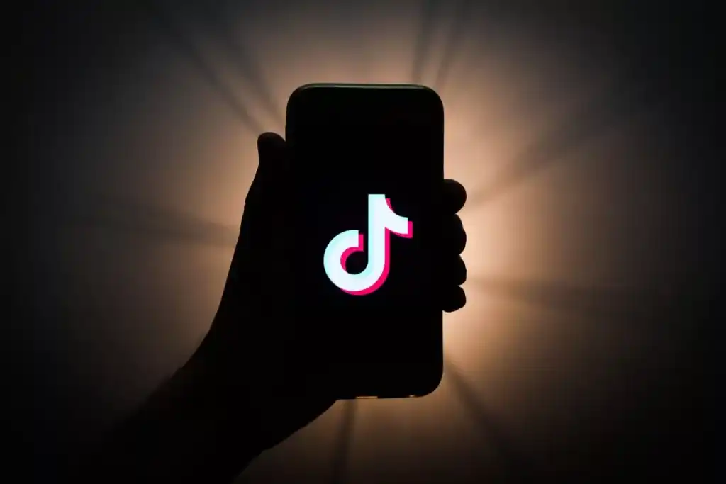 cara menggabungkan foto dan video di tiktok