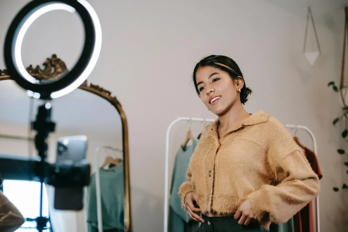 cara jadi host live shopee
